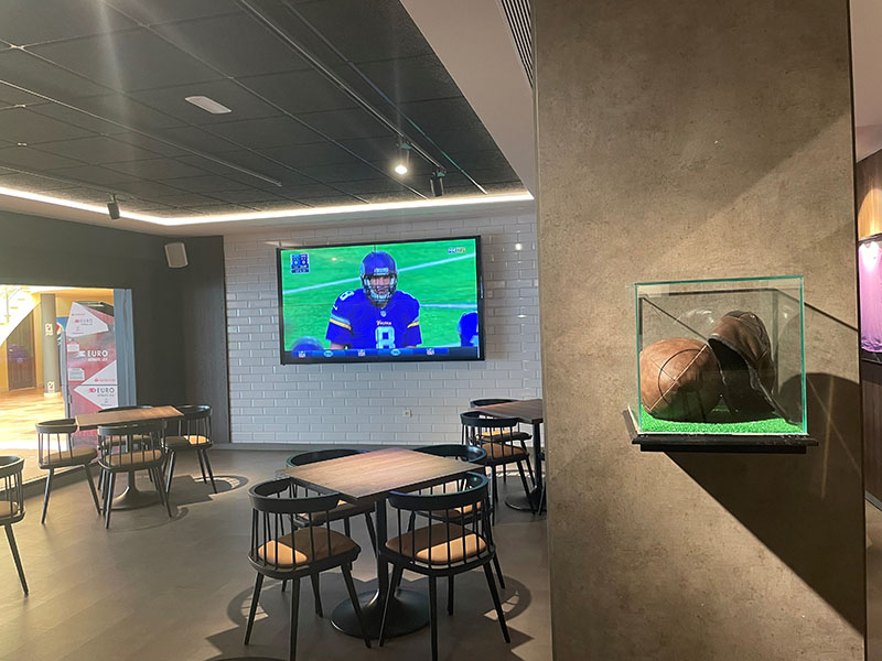 008_alta_playaballena Legends Sport Bar.jpg